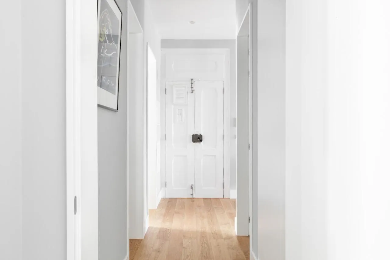 Joivy Marvelous 3-Bed Home With Astonishing View And Terrace, Nearby St George Castle Lisbon