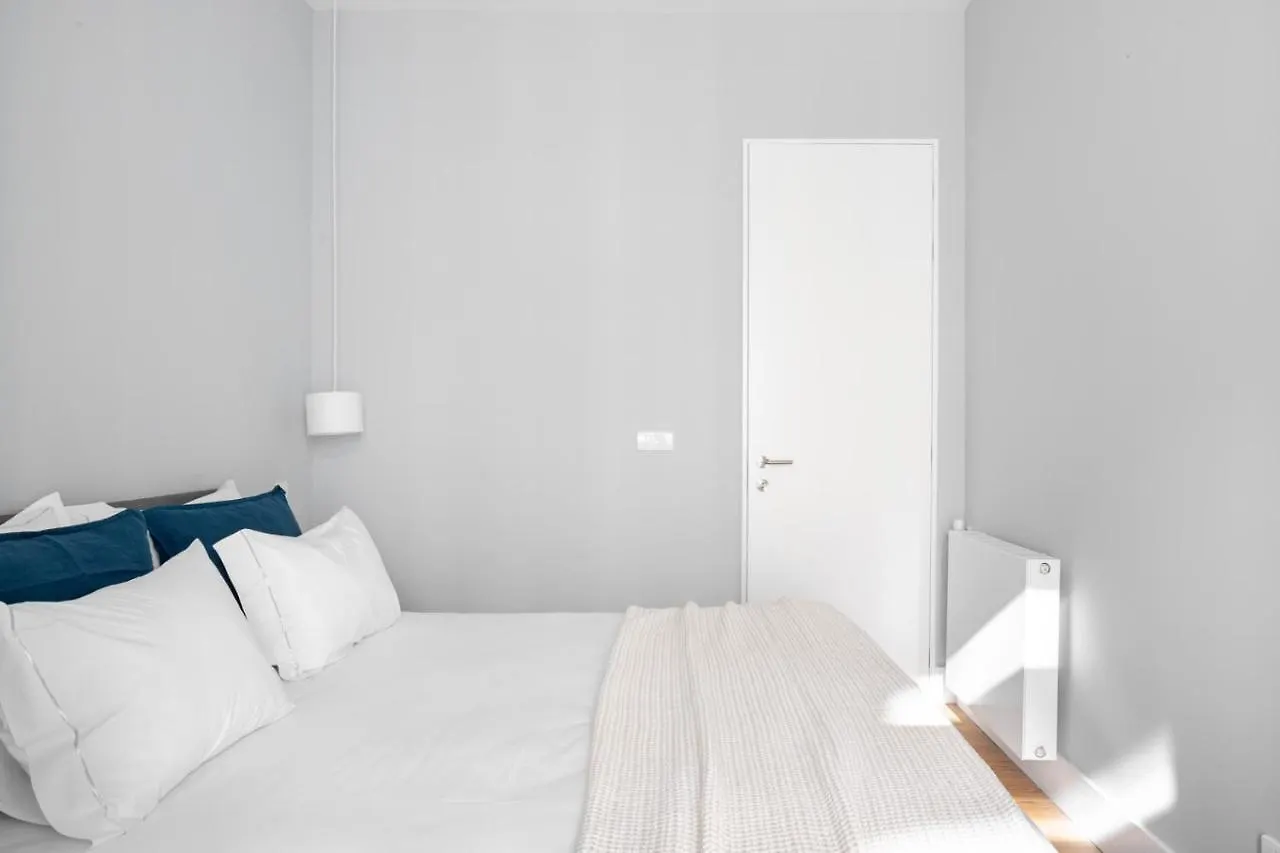 Joivy Marvelous 3-Bed Home With Astonishing View And Terrace, Nearby St George Castle Lisbon
