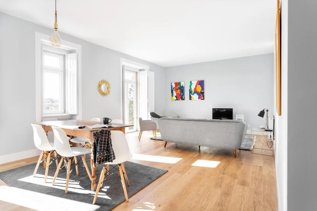Joivy Marvelous 3-Bed Home With Astonishing View And Terrace, Nearby St George Castle Lisbon
