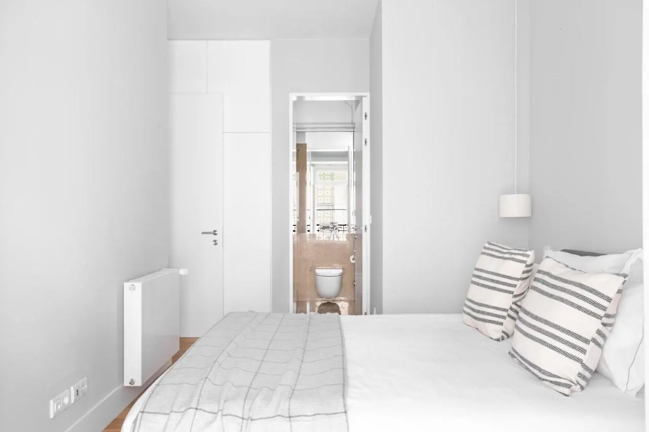 Joivy Marvelous 3-Bed Home With Astonishing View And Terrace, Nearby St George Castle Lisbon Portugal