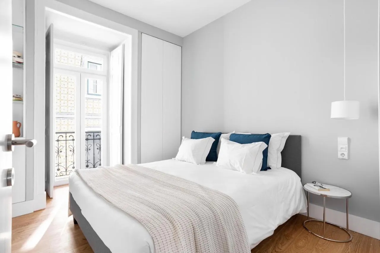 Apartment Joivy Marvelous 3-Bed Home With Astonishing View And Terrace, Nearby St George Castle Lisbon