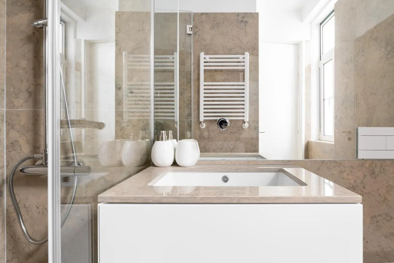 Joivy Marvelous 3-Bed Home With Astonishing View And Terrace, Nearby St George Castle Lisbon 0*,