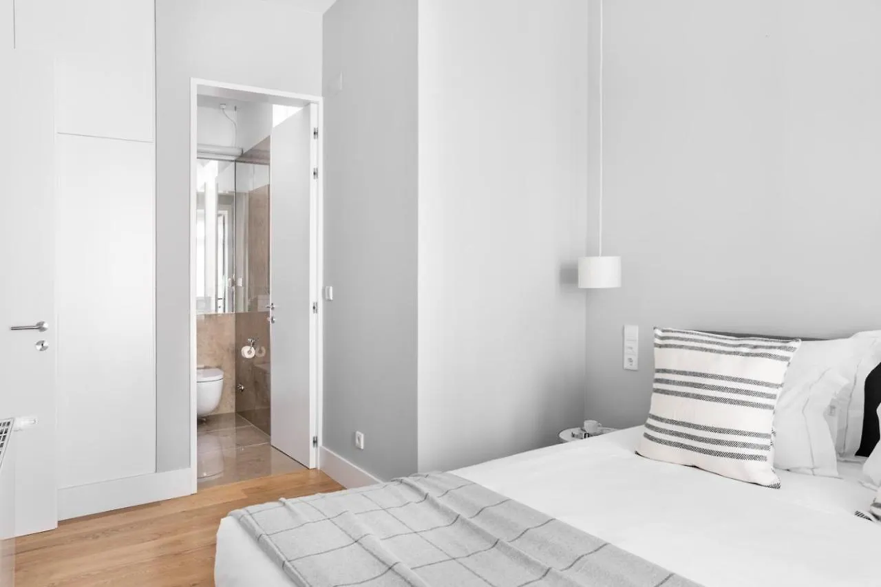 Joivy Marvelous 3-Bed Home With Astonishing View And Terrace, Nearby St George Castle Lisbon Apartment